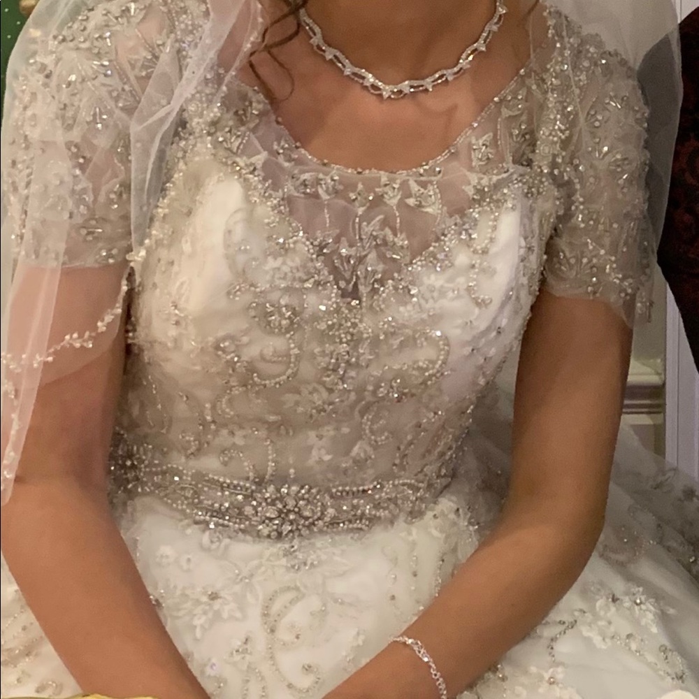 Mori Lee ivory wedding dress 2881 - Picture 9 of 13